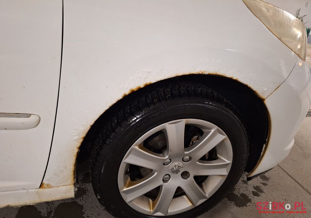 2011' Peugeot 207 photo #6