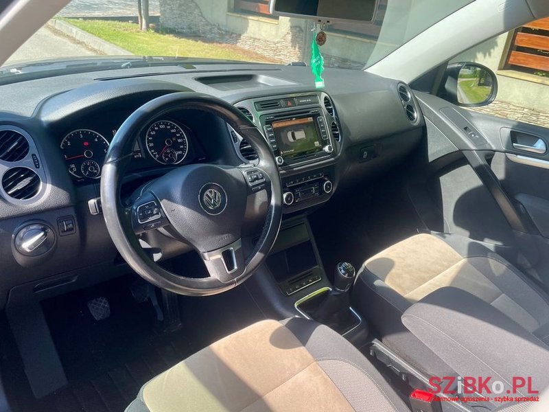 2012' Volkswagen Tiguan photo #3