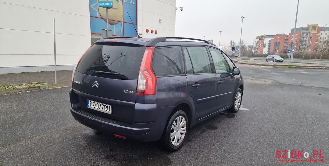 2009' Citroen C4 Grand Picasso photo #6