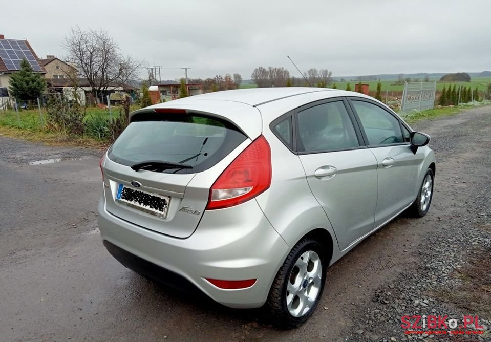 2011' Ford Fiesta photo #4