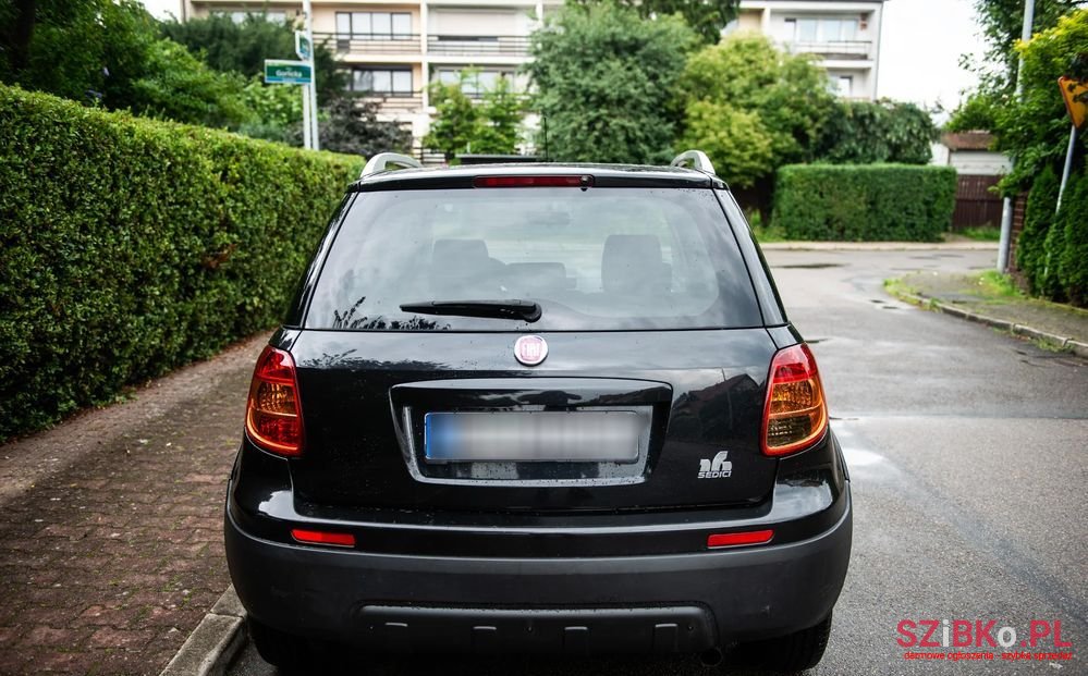 2011' Fiat Sedici photo #6