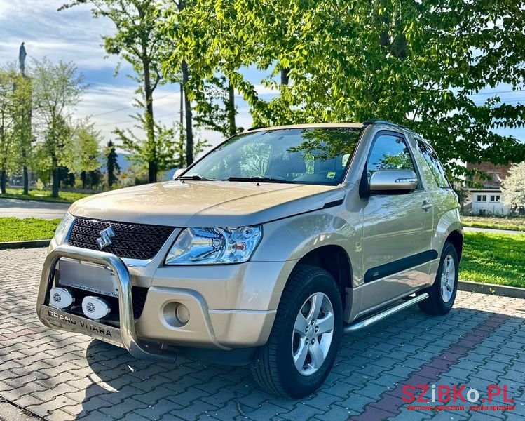 2011' Suzuki Grand Vitara photo #3