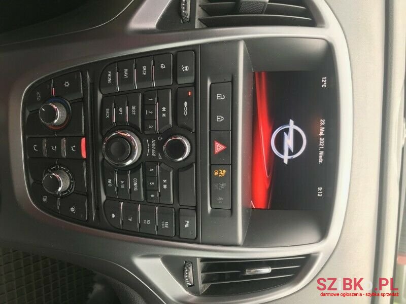 2015' Opel Astra photo #4