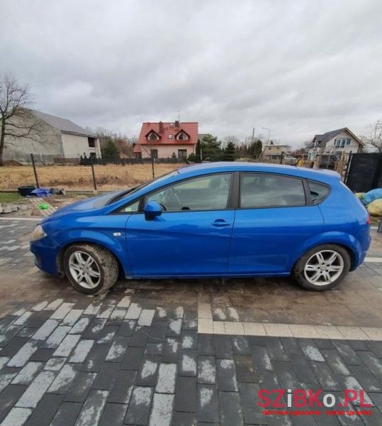 2010' SEAT Leon photo #3