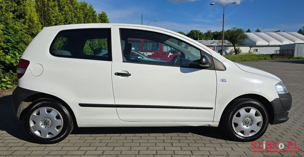 2009' Volkswagen Fox 1.2 photo #5
