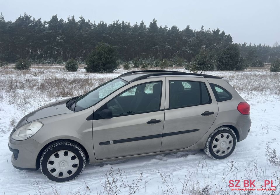 2008' Renault Clio photo #1