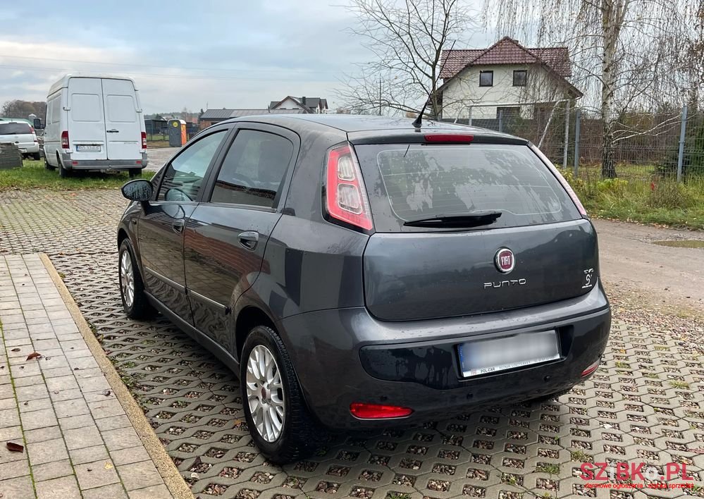 2010' Fiat Punto Evo photo #6