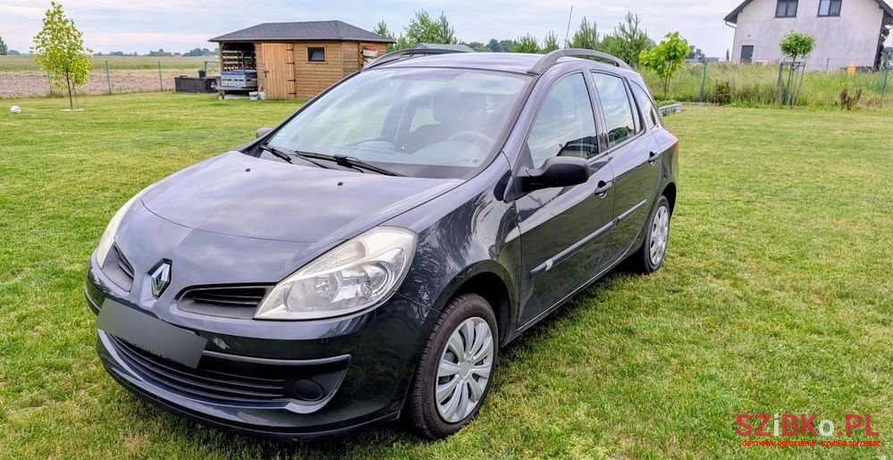 2009' Renault Clio photo #1