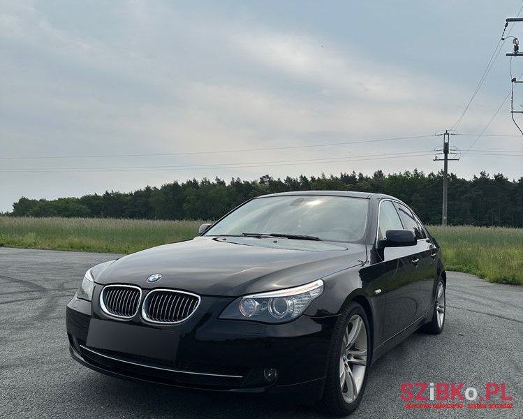 2008' BMW 5 Series 525D photo #1