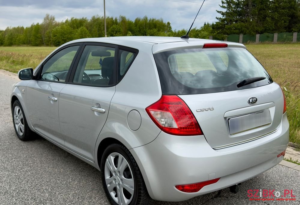 2011' Kia Ceed 1.4 Comfort photo #2