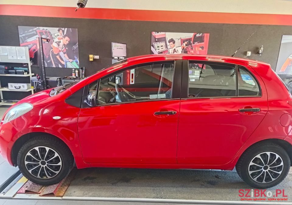 2008' Toyota Yaris photo #4