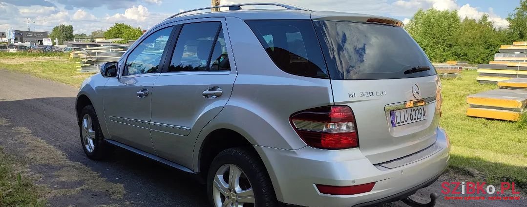 2009' Mercedes-Benz Ml photo #2