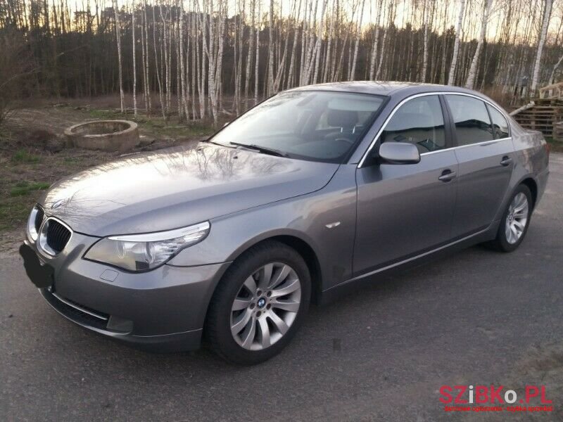 2007' BMW 520 photo #2