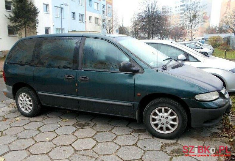 1998' Chrysler Voyager photo #1