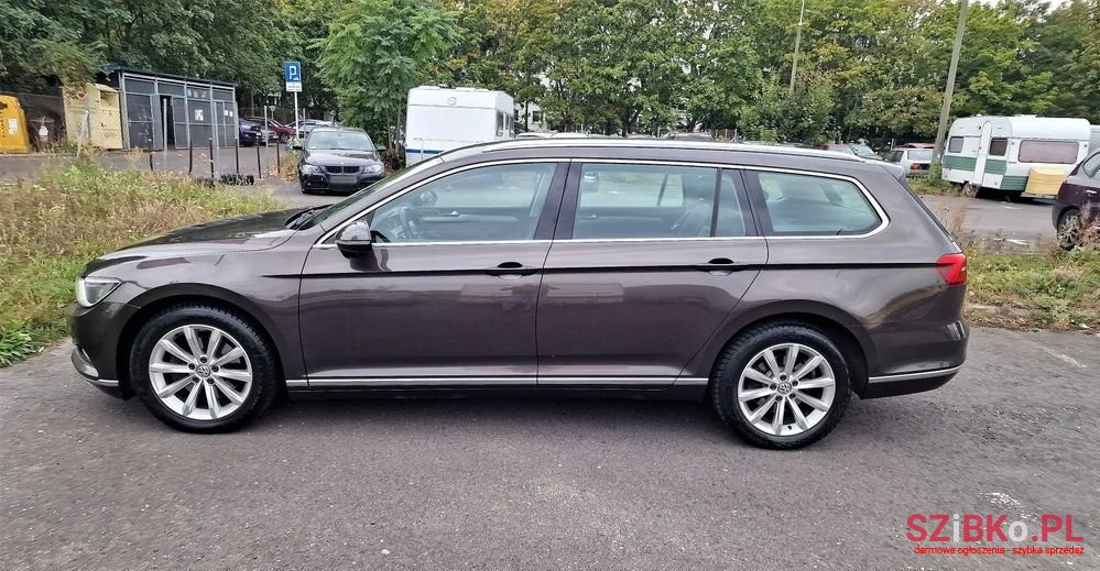 2015' Volkswagen Passat photo #4