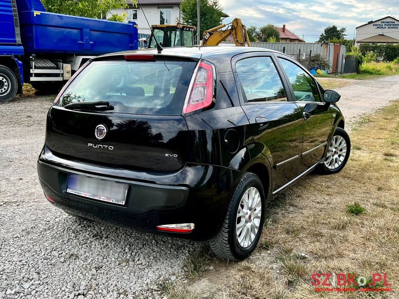 2009' Fiat Punto Evo photo #5