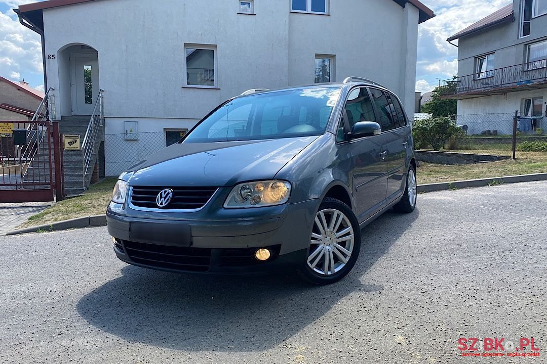 2006' Volkswagen Touran photo #1