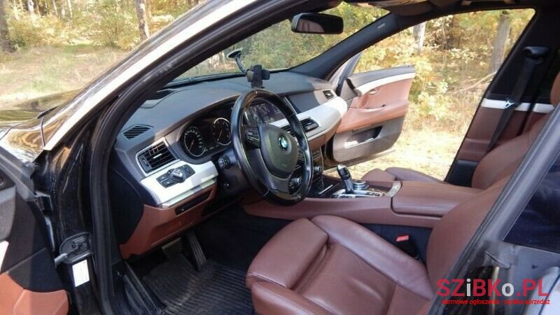 2013' BMW 5 GT photo #3