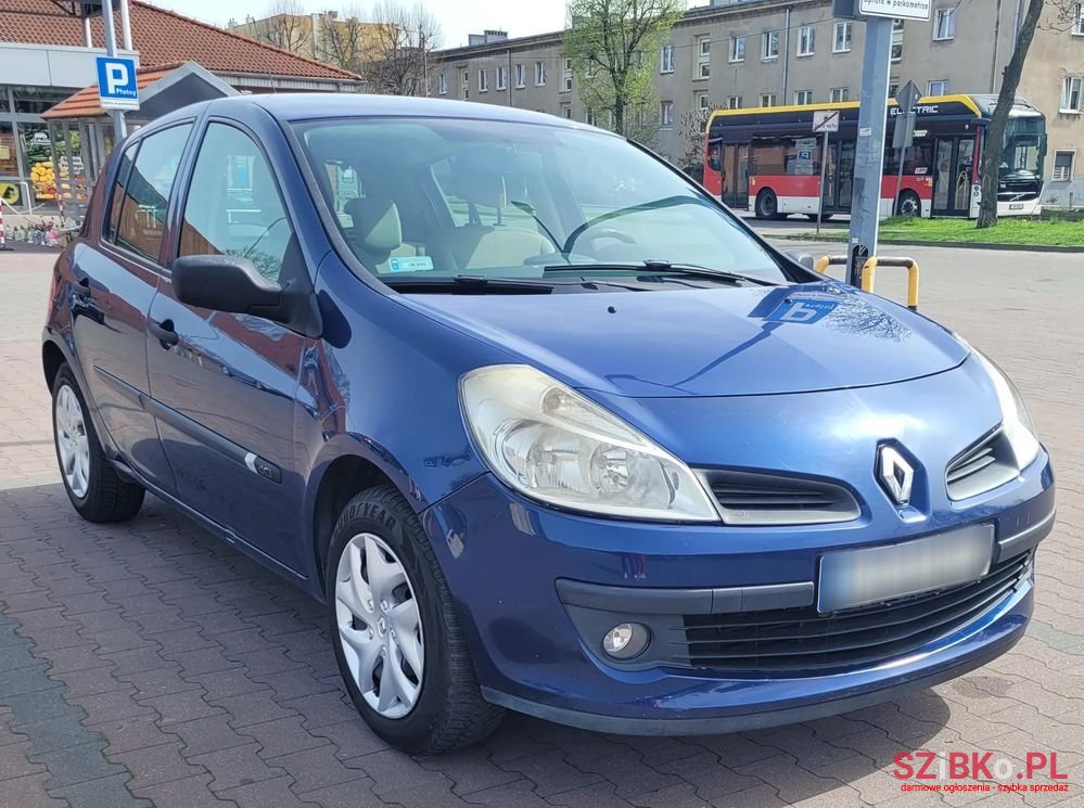 2006' Renault Clio photo #2