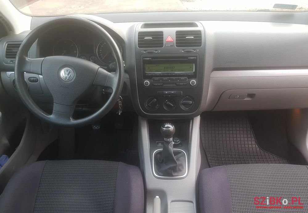 2008' Volkswagen Jetta photo #3