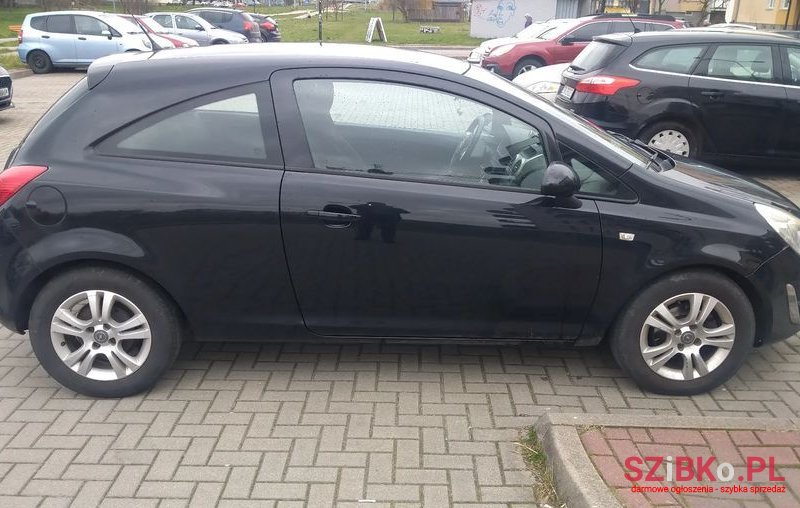 2011' Opel Corsa photo #5