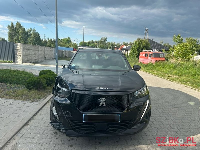 2023' Peugeot 2008 photo #6