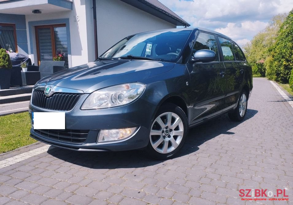 2011' Skoda Fabia photo #1