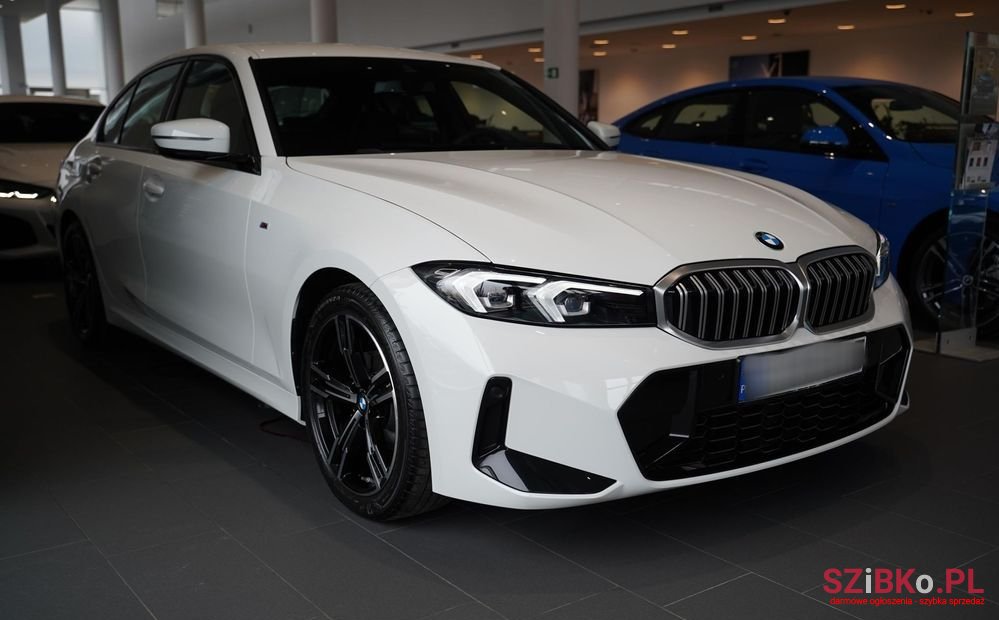 2023' BMW 3 Series 318I M Sport photo #2