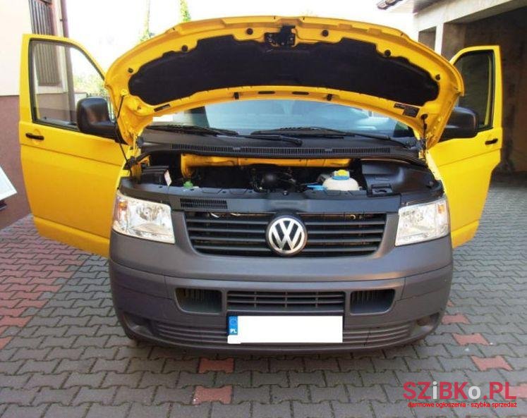 2005' Volkswagen T5 photo #2