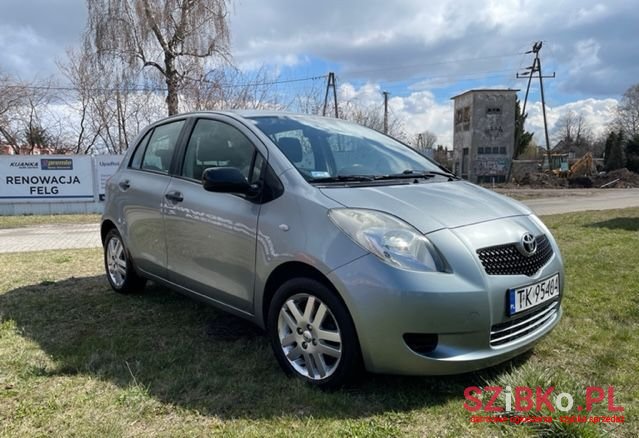 2007' Toyota Yaris photo #2