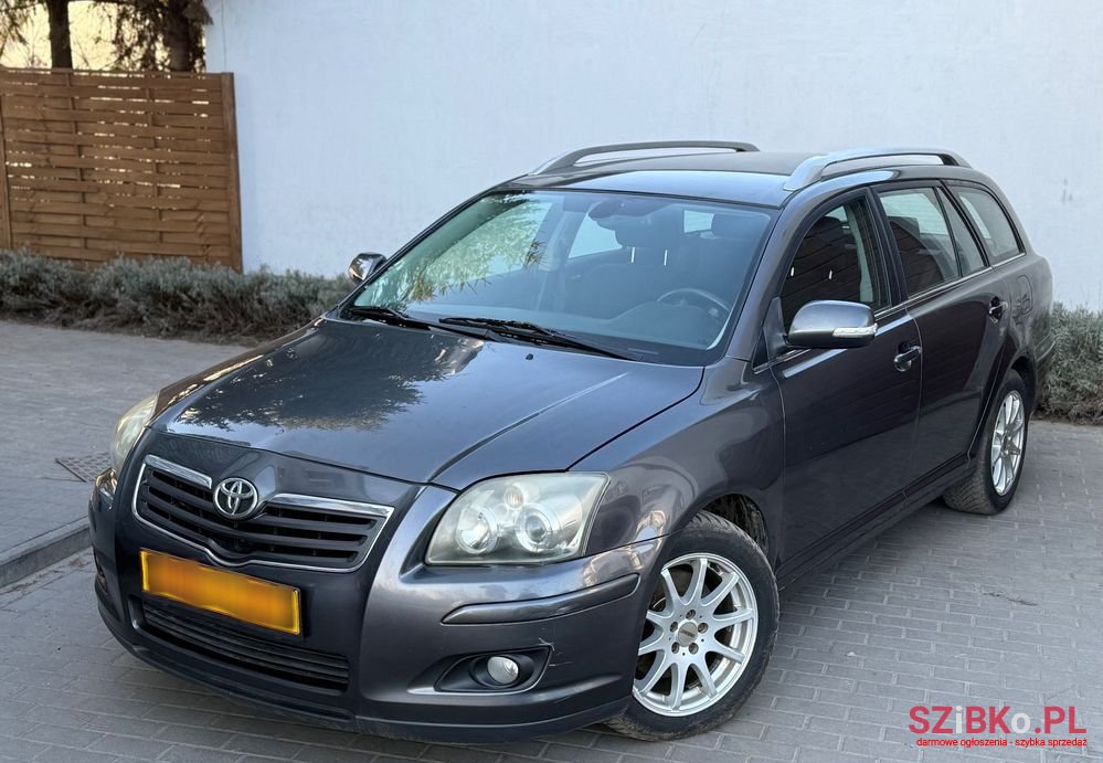 2008' Toyota Avensis 2.0 D-4D Premium photo #2