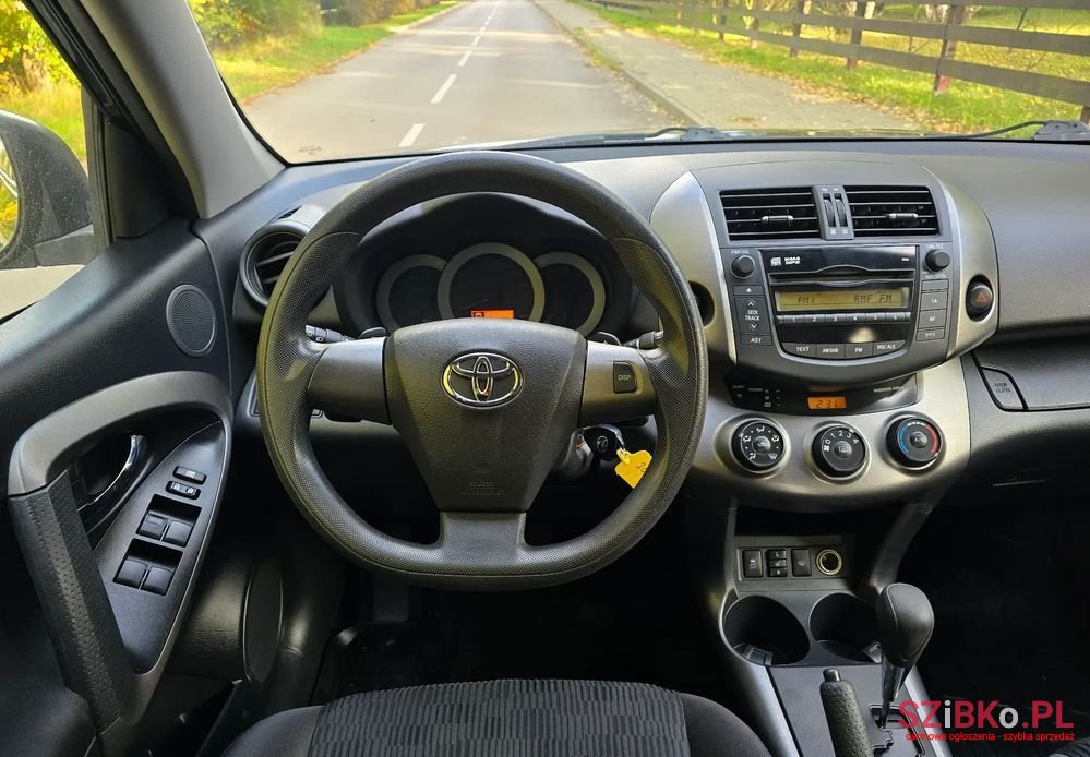 2011' Toyota RAV4 photo #4