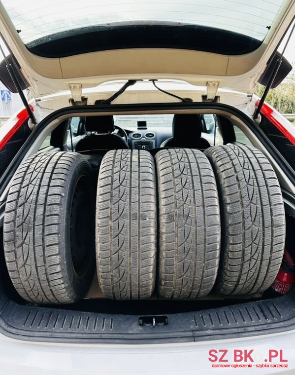 2009' Ford Focus photo #5