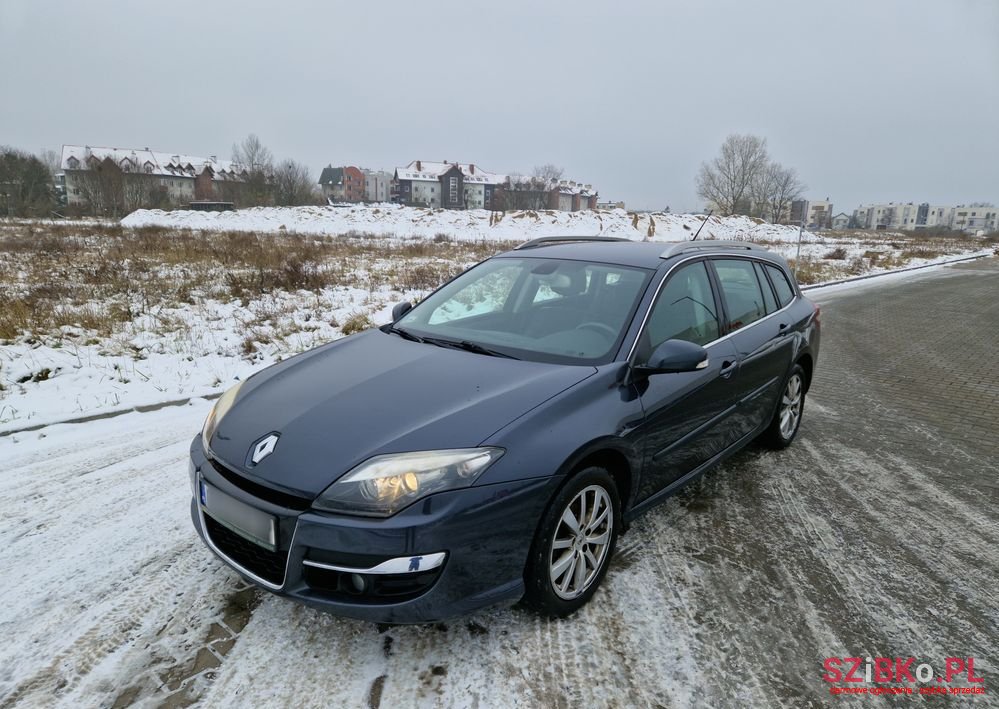 2011' Renault Laguna photo #2