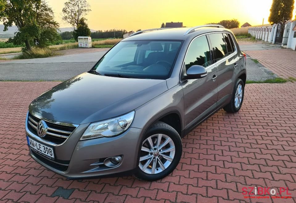 2009' Volkswagen Tiguan photo #1