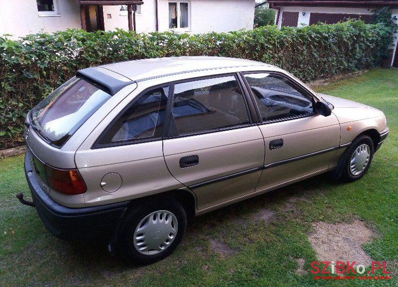 1998' Opel Astra photo #1