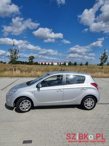 2009' Hyundai i20 1.25 Comfort photo #6