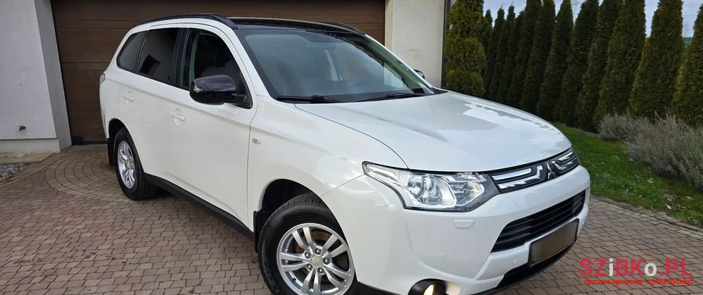 2014' Mitsubishi Outlander photo #1