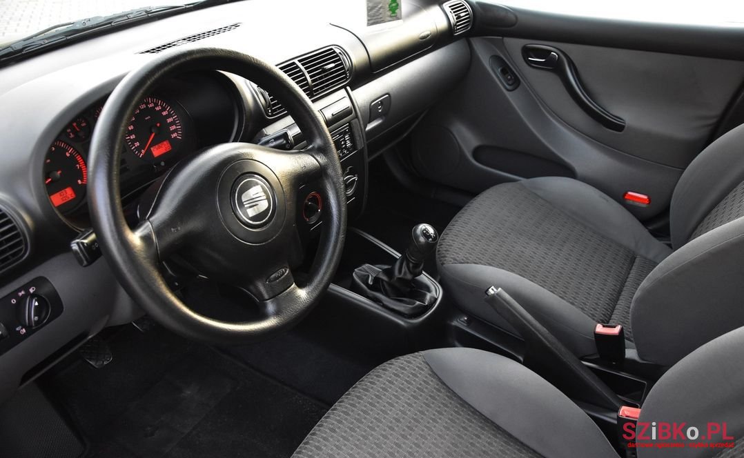 2002' SEAT Toledo photo #6