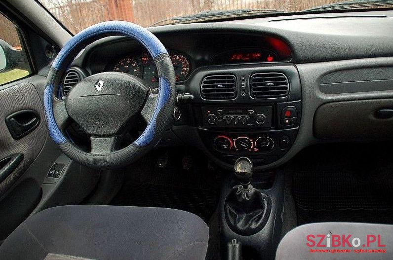 2001' Renault Megane photo #3