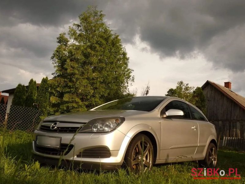 2005' Opel Astra Gtc 1.6 photo #3