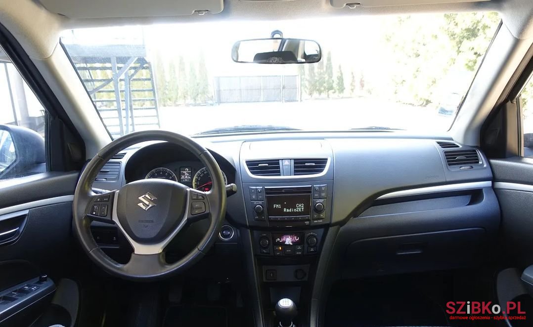 2010' Suzuki Swift photo #6