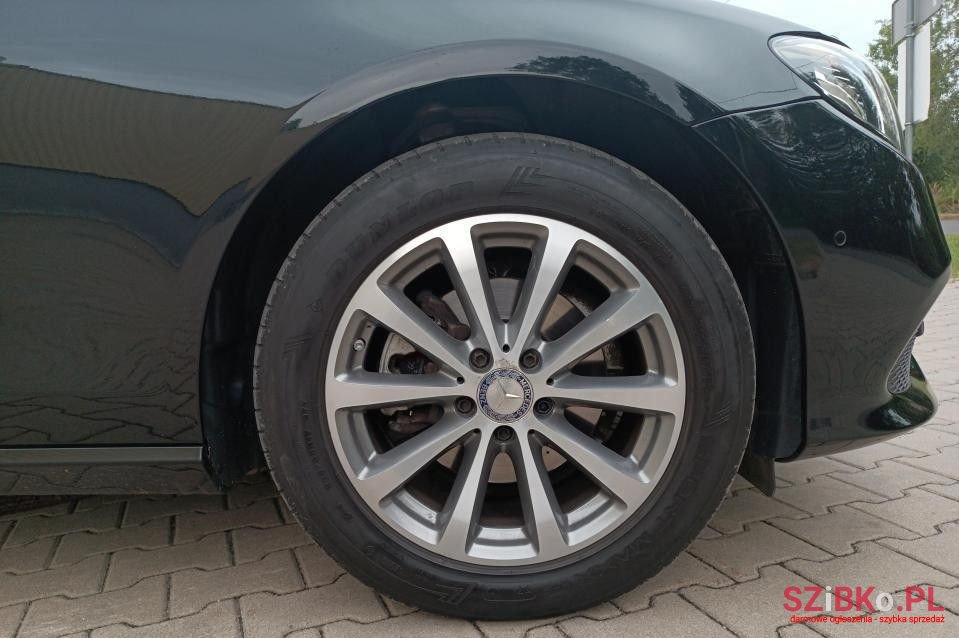 2017' Mercedes-Benz E-Class photo #5