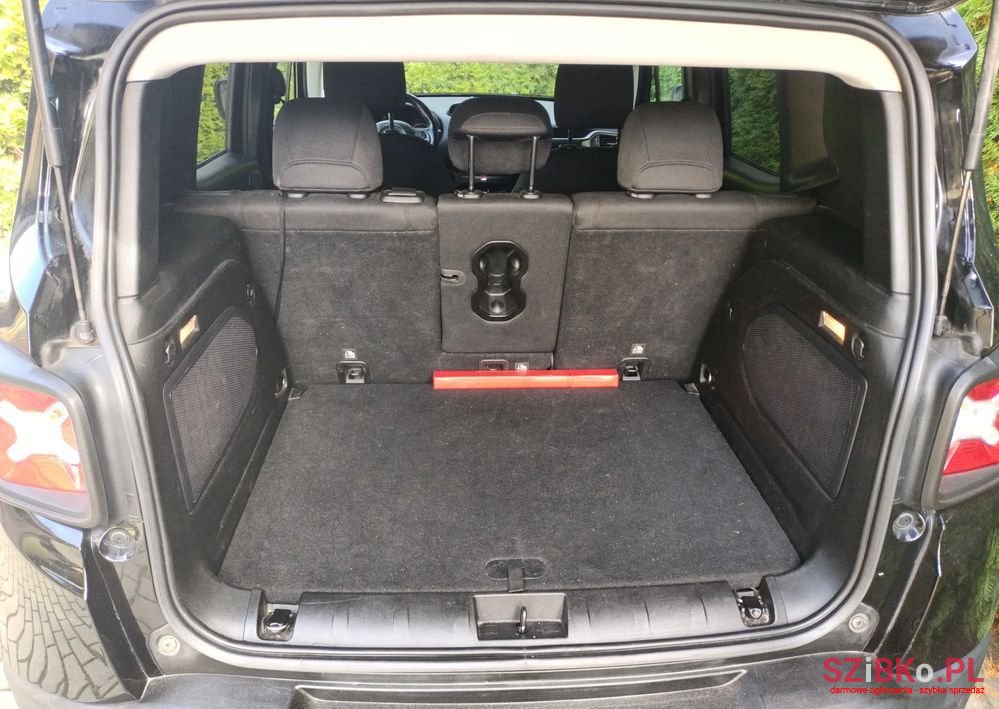 2015' Jeep Renegade photo #4