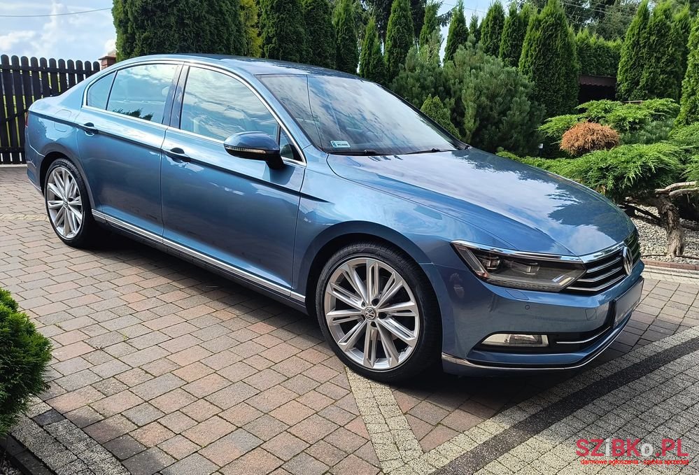 2016' Volkswagen Passat photo #4