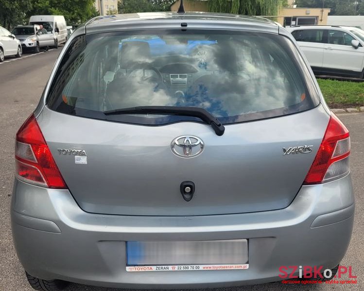 2011' Toyota Yaris 1.0 Luna photo #6