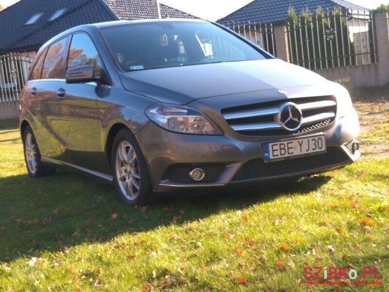2012' Mercedes-Benz B180 W246 photo #1