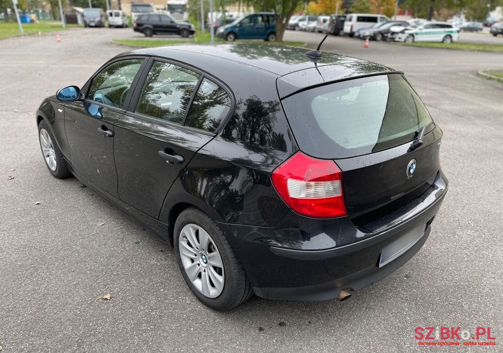 2005' BMW 1 Series 116I photo #4