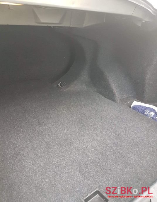 2005' Toyota Avensis photo #6