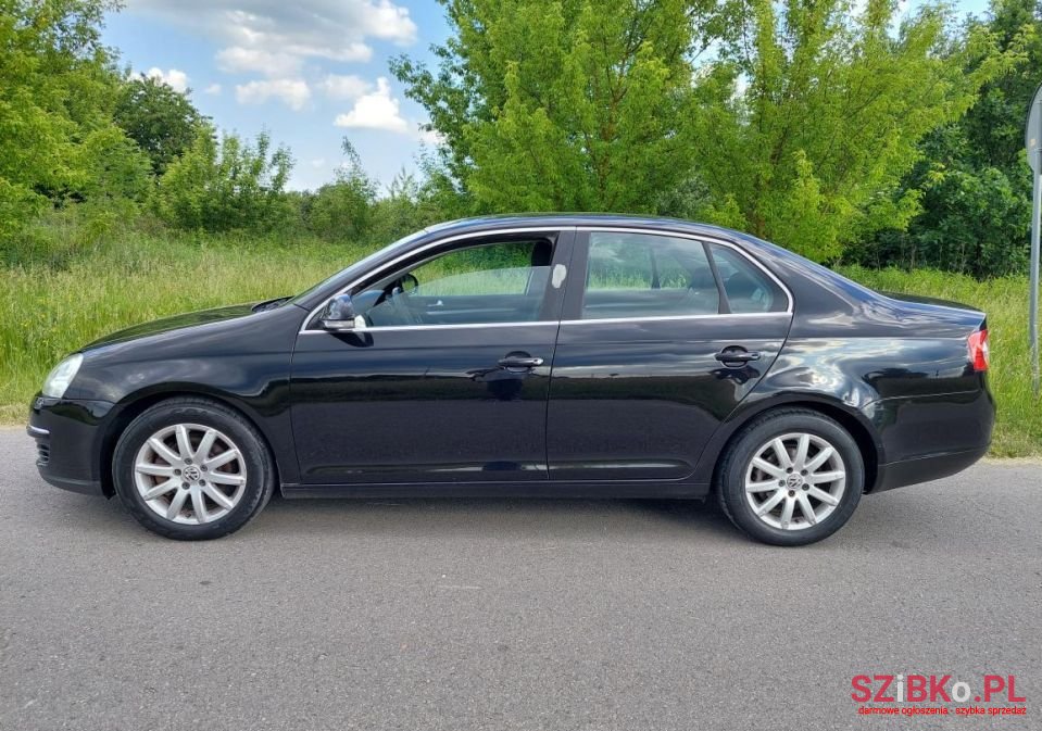 2008' Volkswagen Jetta photo #2